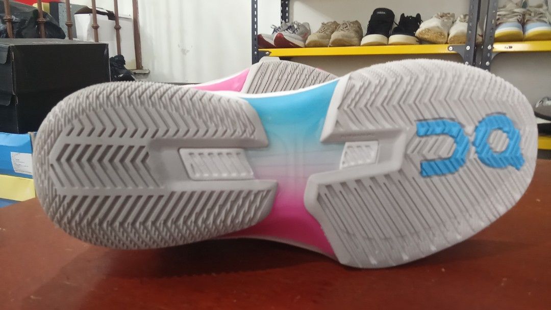 OnCloud Shoes (Category: Sneakers) located in Cainta. Submitted by wichaelthriftstall (Listing ID 1470317205, Image 3). Description: size 7 euro 38 women location Cainta Rizal (Sto.Domingo) payment first before equipped rules. for meet up only dito lang po: Uncle John's Riverside Ortigas Extension near SM East Ortigas. mode of payment - gcash,maya, maribank,gotyme and more. mode of shipping - j&t,lalamove,joyride,grab,angkas padala, jrs, LBC and 