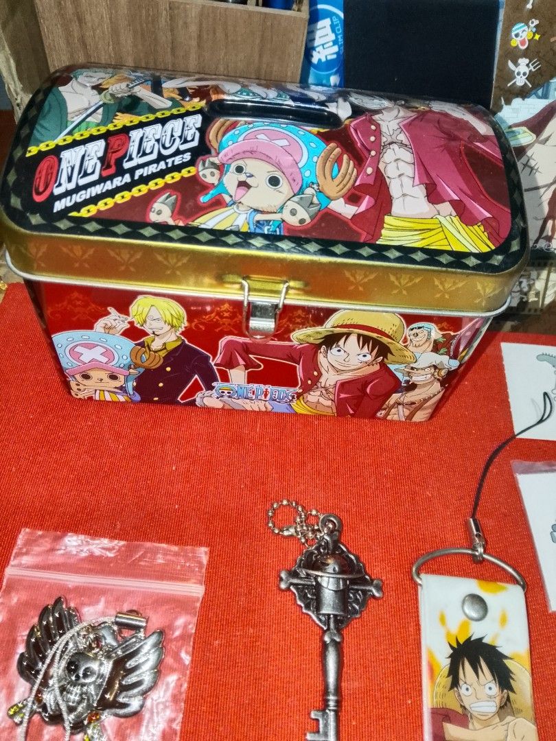 One Piece Merch (Category: Character Goods) located in Santo Tomas. Submitted by retrotastic (Listing ID 1470149981, Image 2). Description: take all One Piece items for 800 what you see is what you get.