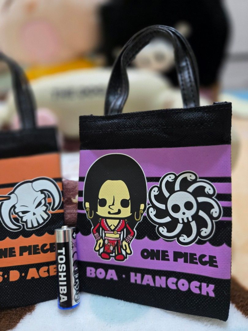 BUNDLE One Piece x PansonWorks Mini Totes & Dragon Ball Super Tin Boxes Bundle (4 Pcs) (Category: Figurines & Statues) located in Quezon City. Submitted by peachhalves (Listing ID 1470157471, Image 3). Description: Selling this authentic 4-piece anime merch bundle featuring One Piece and Dragon Ball Super. Great value set to boost your collection shelf! 📦 WHAT’S INCLUDED: 1️⃣ One Piece x PansonWorks Mini Canvas Totes (2 Bags) 2️⃣ Dragon Ball Sup