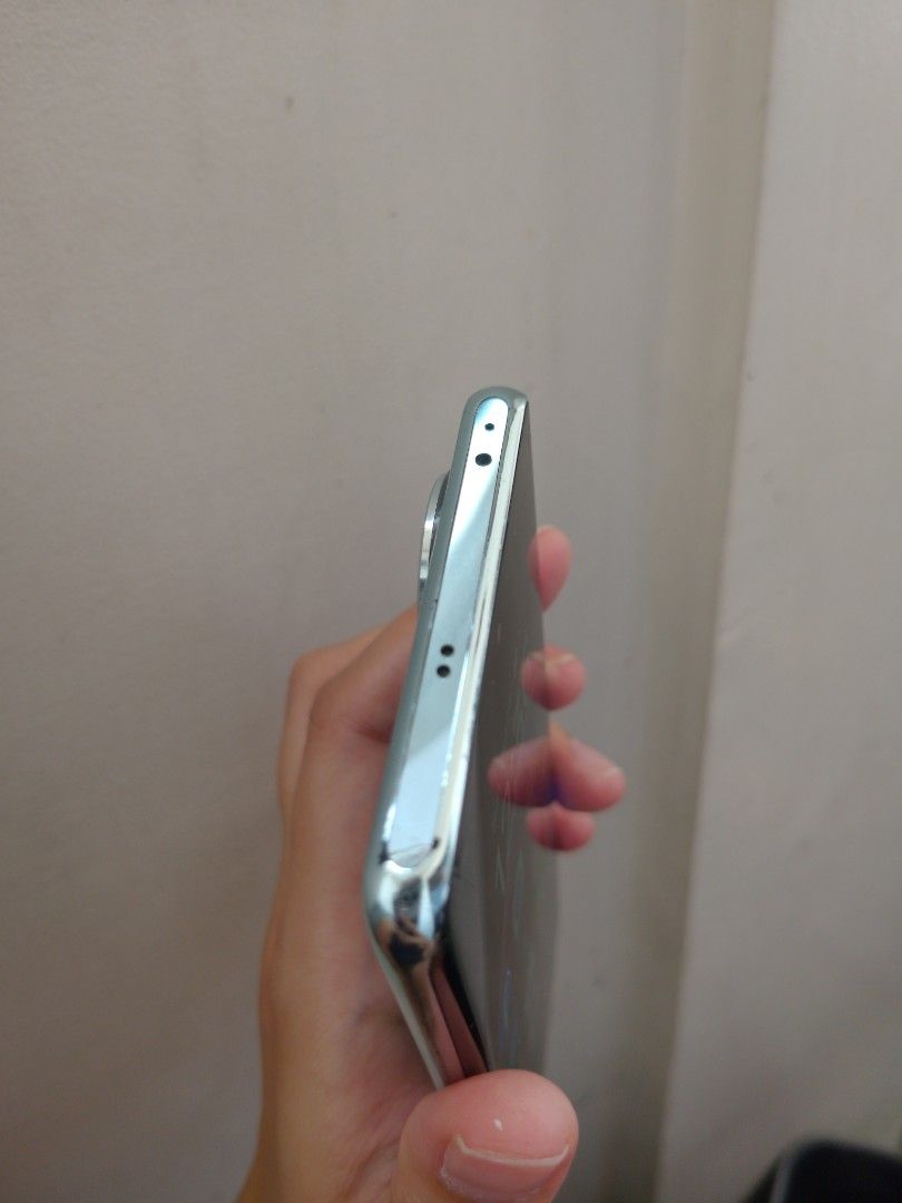 Oppo Reno 11 5g 25gb (Category: OPPO) located in Paranaque City. Submitted by barbs24 (Listing ID 1470184881, Image 2). Description: FS: Oppo Reno 11 5g 12+4gb ram Openline Unit Only No history of repair Super smooth sa ML Issue: My crack sa taas ng LCD pero hindi nakakaapekto sa performance.