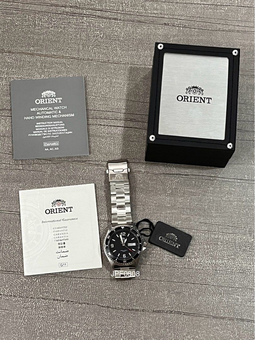 Orient Mako 2 FAA02001B9 (Category: Men's Watches) located in Makati City. Submitted by jpf0808 (Listing ID 1470205700, Image 3). Description: Orient Mako 2 FAA02001B9 41.5 mm diameter 200 m WR 40 hrs PR Black Dial Comes with resized but unused steel bracelet Negligible hairline scratches on case Slight fading on bezel.