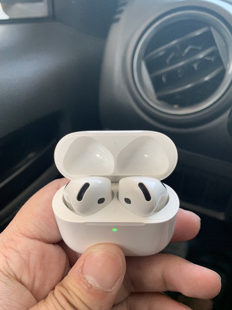 Original Apple Airpods 4 (Non ANC) (Category: Earphones) located in Makati City. Submitted by john15.5 (Listing ID 1470157674, Image 2). Description: Try Secondhand Original Apple Airpods 4 (Non ANC) for only Php 5500 -100% Original -Free Usb C cable -Free Silicon Case -Smoothness 96% Front & 97% Back -Good battery life -Matagal Malowbat, Mabilis magcharge -Good quality -Crisp Button -Actual Photo -Ready to use -No Box -No swap -Free Shipping via