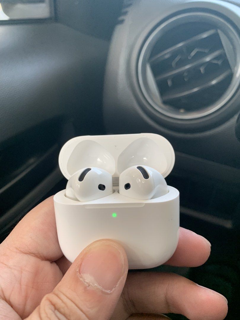 Original Apple Airpods 4 (Non ANC) (Category: Earphones) located in Makati City. Submitted by john15.5 (Listing ID 1470157674, Image 1). Description: Try Secondhand Original Apple Airpods 4 (Non ANC) for only Php 5500 -100% Original -Free Usb C cable -Free Silicon Case -Smoothness 96% Front & 97% Back -Good battery life -Matagal Malowbat, Mabilis magcharge -Good quality -Crisp Button -Actual Photo -Ready to use -No Box -No swap -Free Shipping via