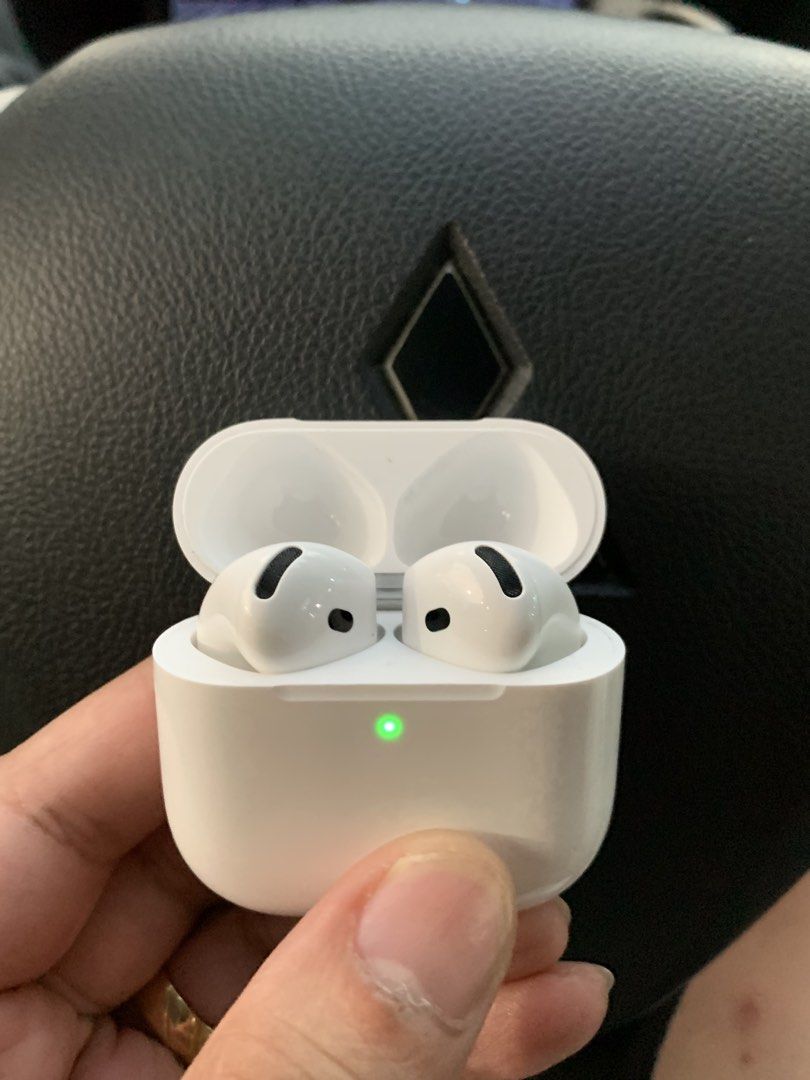 Original Apple Airpods 4 (Non ANC) (Category: Earphones) located in Makati City. Submitted by john15.5 (Listing ID 1470245812, Image 1). Description: Try Secondhand Original Apple Airpods 4 (Non ANC) for only Php 5500 -100% Original -Free Usb C cable -Free Silicon Case -Smoothness 96% Front & 97% Back -Good battery life -Matagal Malowbat, Mabilis magcharge -Good quality -Crisp Button -Actual Photo -Ready to use -No Box -No swap -Free Shipping via