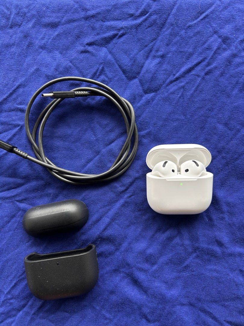 Original Apple Airpods 4 (Non ANC) (Category: Earphones) located in Manila. Submitted by Tjuan13 (Listing ID 1470270196, Image 1). Description: Try Secondhand Original Apple Airpods 4 (Non ANC) for only Php 5500 -100% Original -Free Usb C cable -Free Silicon Case -Smoothness 96% Front & 97% Back -Good battery life -Matagal Malowbat, Mabilis magcharge -Good quality -Crisp Button -Actual Photo -Ready to use -No Box -No swap -Free Shipping via Lalam