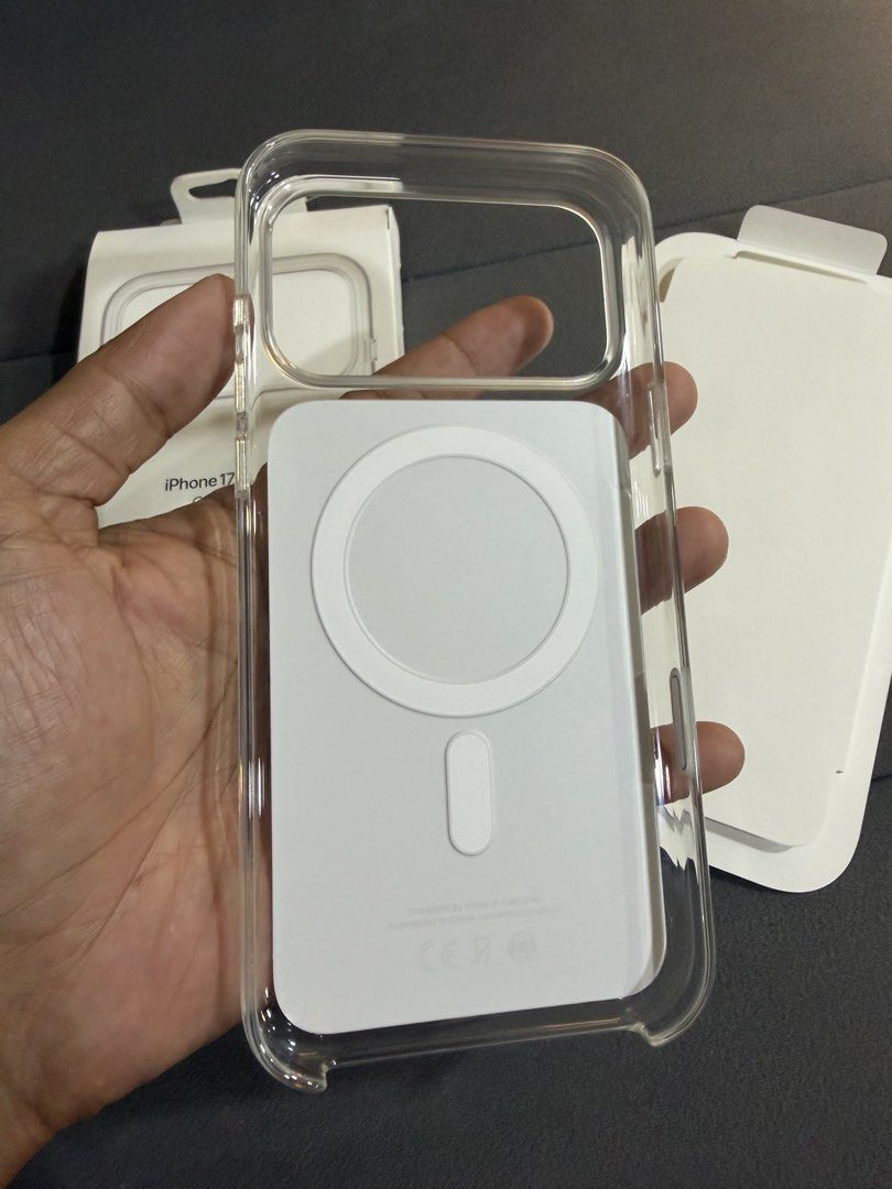 Original Clear Magsafe Case For 17/18 Pro Max (Category: Cases & Sleeves) located in Mandaluyong City. Submitted by better_call_sole_ph (Listing ID 1470270216, Image 2). Description: Iphone 17 Pro Max Clear Case with Magsafe Compatible for 18 Pro Max BRANDNEW Never Been Used orig price 3,390 selling for only 1950 Alabang.