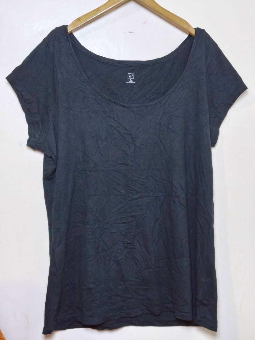 ORIGINAL GAP Y2K Basic Scoop Neck Top - Soft Premium Blend (Category: Shirts) located in Morong. Submitted by katiesmodernthrift (Listing ID 1470220839, Image 3). Description: ✨ AUTHENTIC VINTAGE GAP PREMIUM BASIC TEE (SPR '07) ✨ Elevate your everyday comfort with this ultra-soft basic staple from Gap’s Spring 2007 collection! Crafted from a premium Pima Cotton and Modal blend, it offers a luxurious, breathable, and slightly silky feel against th