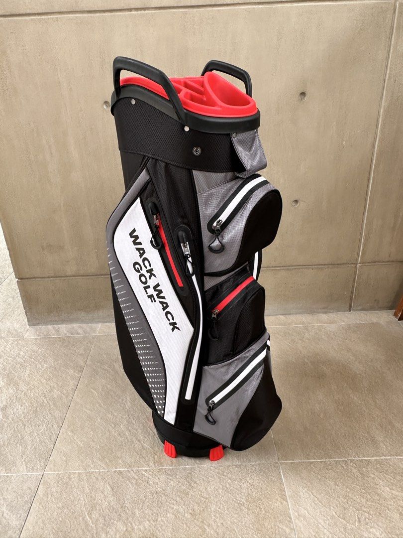 Original Golf Club Bag (Category: Other Sports Equipment and Supplies) located in San Juan City. Submitted by ted01 (Listing ID 1470162176, Image 2). Description: Original club golf bag, high quality and lightweight .
