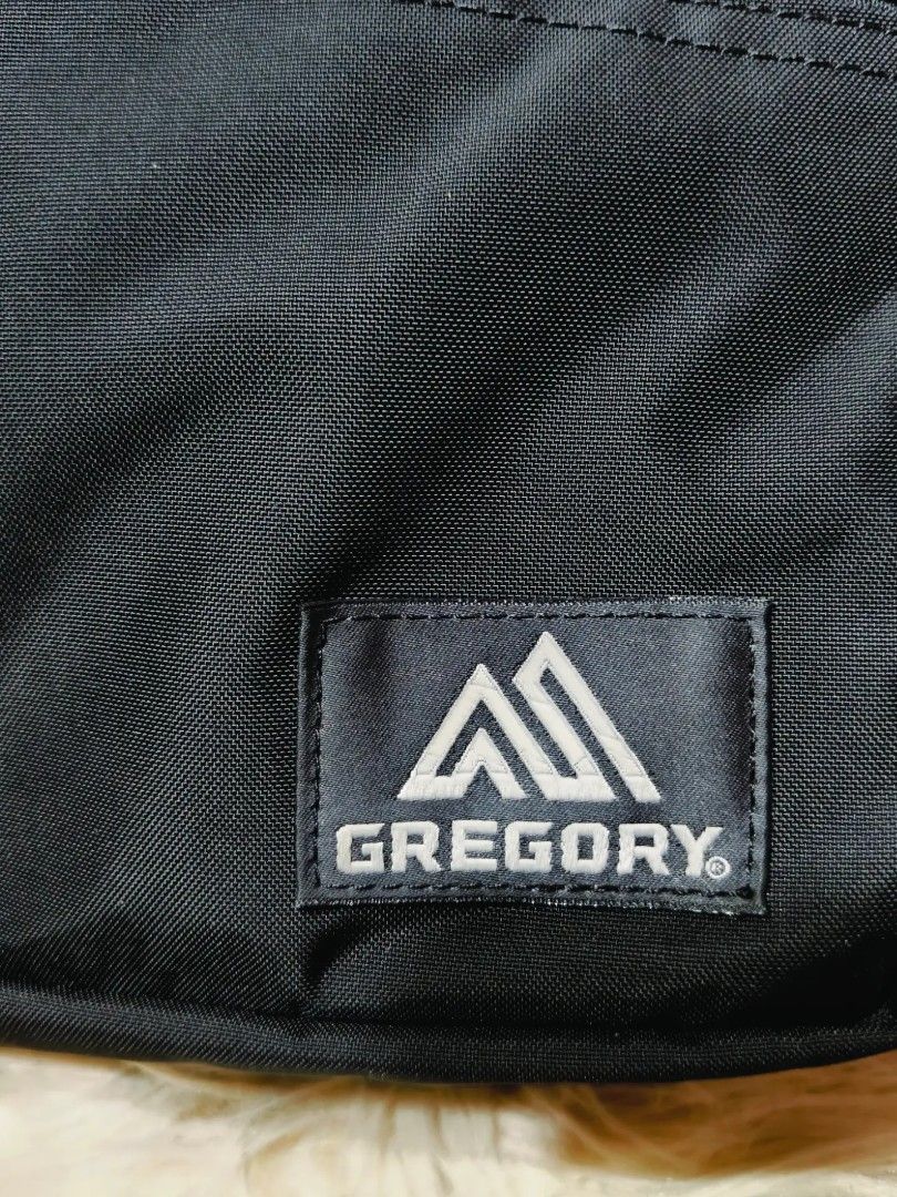 Original GREGORY (Category: Shoulder Bags) located in Cabuyao City. Submitted by secondhand.shop.ph (Listing ID 1470327215, Image 2). Description: Sale❗️Sale❗️Sale❗️ ₱ 1,699 Original GREGORY Bag brand-new Black Medium ballistic nylon/genuine leather trim 📌First to pay!.