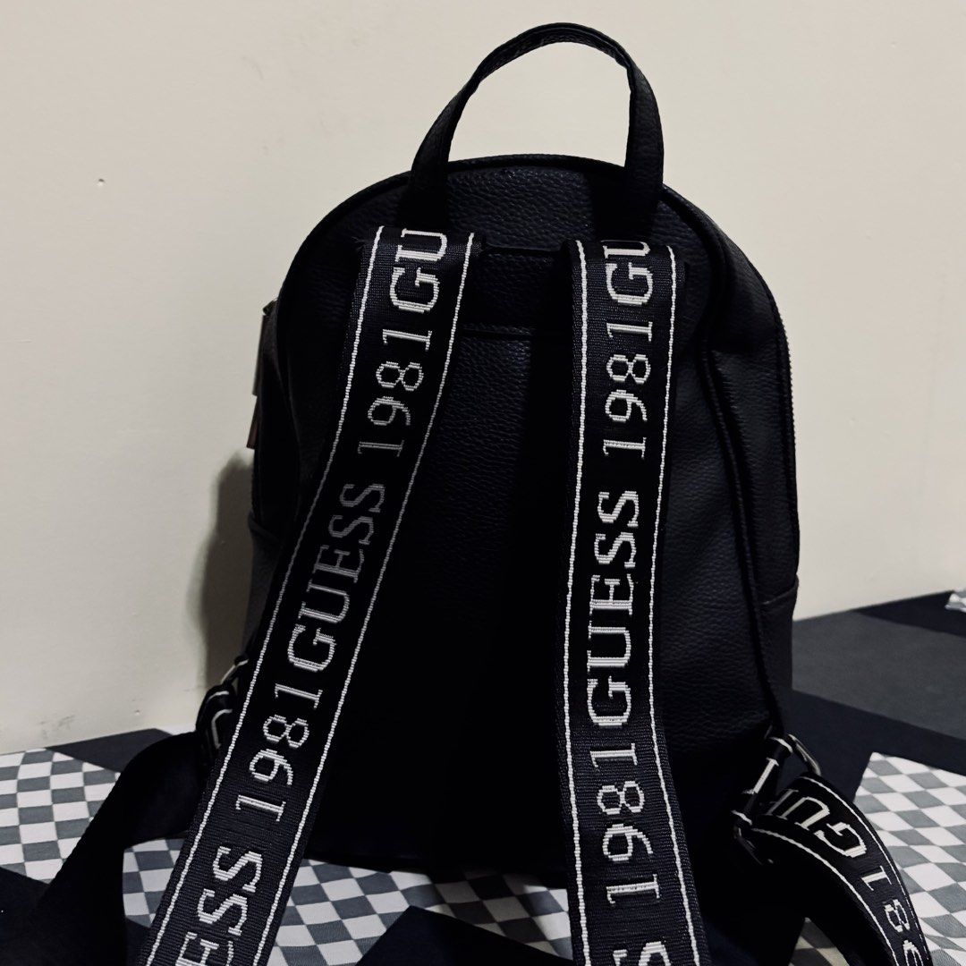 ORIGINAL GUESS (Category: Backpacks) located in Manila. Submitted by tepphhyyy (Listing ID 1470254782, Image 2). Description: .