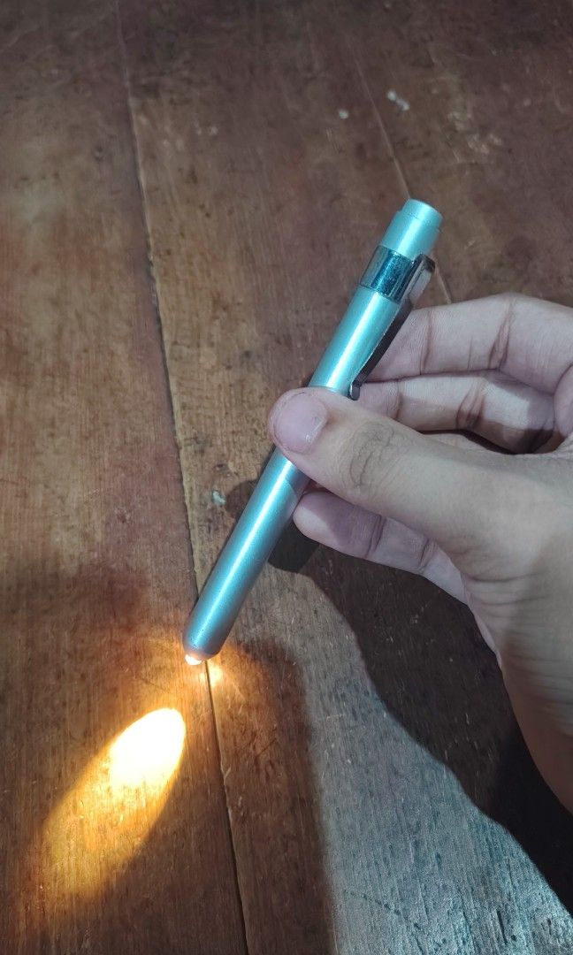 Original InMed Orthodentical Light Pen (Category: Oral Care) located in Caloocan City. Submitted by nicolayse.dog (Listing ID 1470258912, Image 2). Description: InMed na light pen. May minor scratches pero gumagana siya perfectly. No defect as well..