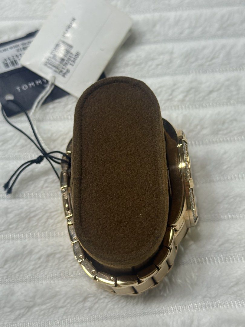 ORIGINAL Tommy Hilfiger Kenzie Model 1782617 (Category: Women's Watches) located in Manila. Submitted by fatz91 (Listing ID 1470226475, Image 3). Description: ORIGINAL Tommy Hilfiger Kenzie Model 1782617 Dial color-Rose gold Case material-Stainless steel Bracelet-Rose-gold stainless steel Case diameter-Approximately 40 mm (some listings state 39.6 mm) Case thickness-Approximately 9.4–10 mm Movement-Quartz, battery-powered Glass-Mineral crystal Wa
