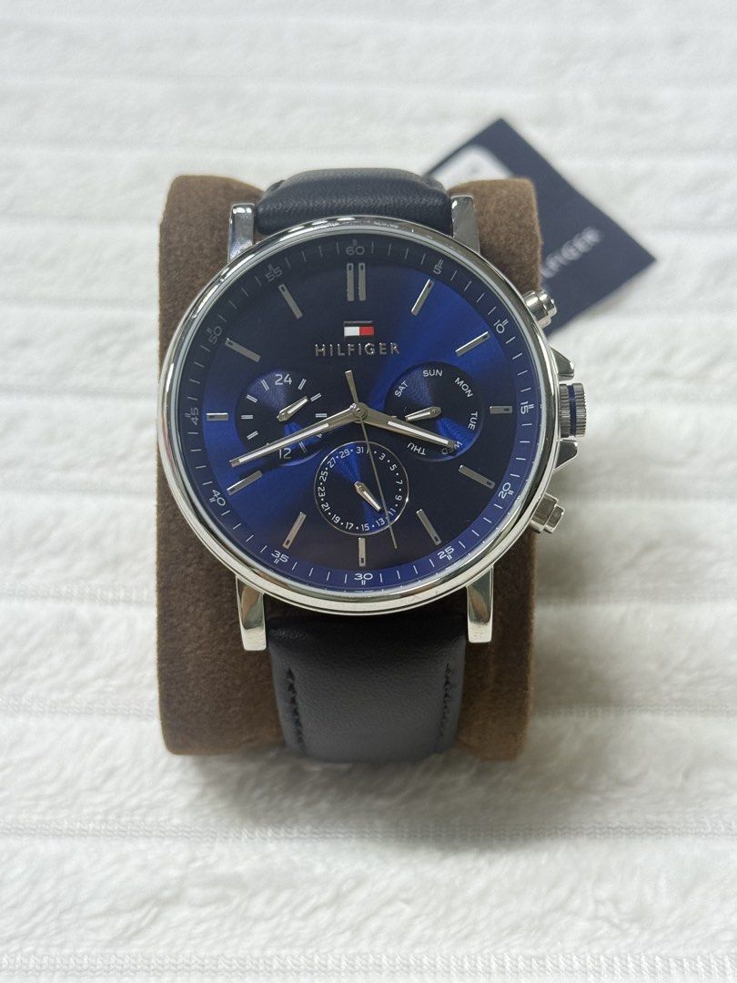 ORIGINAL TOMMY HILFIGER TYSON TH 2770161 (Category: Men's Watches) located in Manila. Submitted by fatz91 (Listing ID 1470222528, Image 1). Description: ORIGINAL TOMMY HILFIGER TYSON TH 2770161 Technical specifications: Model-2770161 / TH2770161 Collection-Tyson Movement-Japanese quartz (Seiko Instruments VX9J) Display-Analog Case diameter-43–44 mm (varies by listing) Case thickness-9.7–10 mm Case material-Stainless steel Case color-Silver Dial c