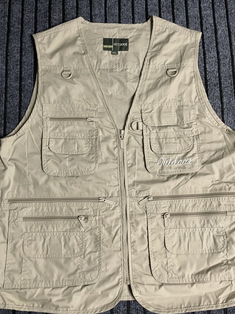 Outdoor - Utility/Multipocket Lightweight Vest (Category: Vests) located in Puerto Princesa. Submitted by palawan.swagdealer (Listing ID 1470204474, Image 2). Description: All details are provided In excellent condition No flaws Total pockets: 16.