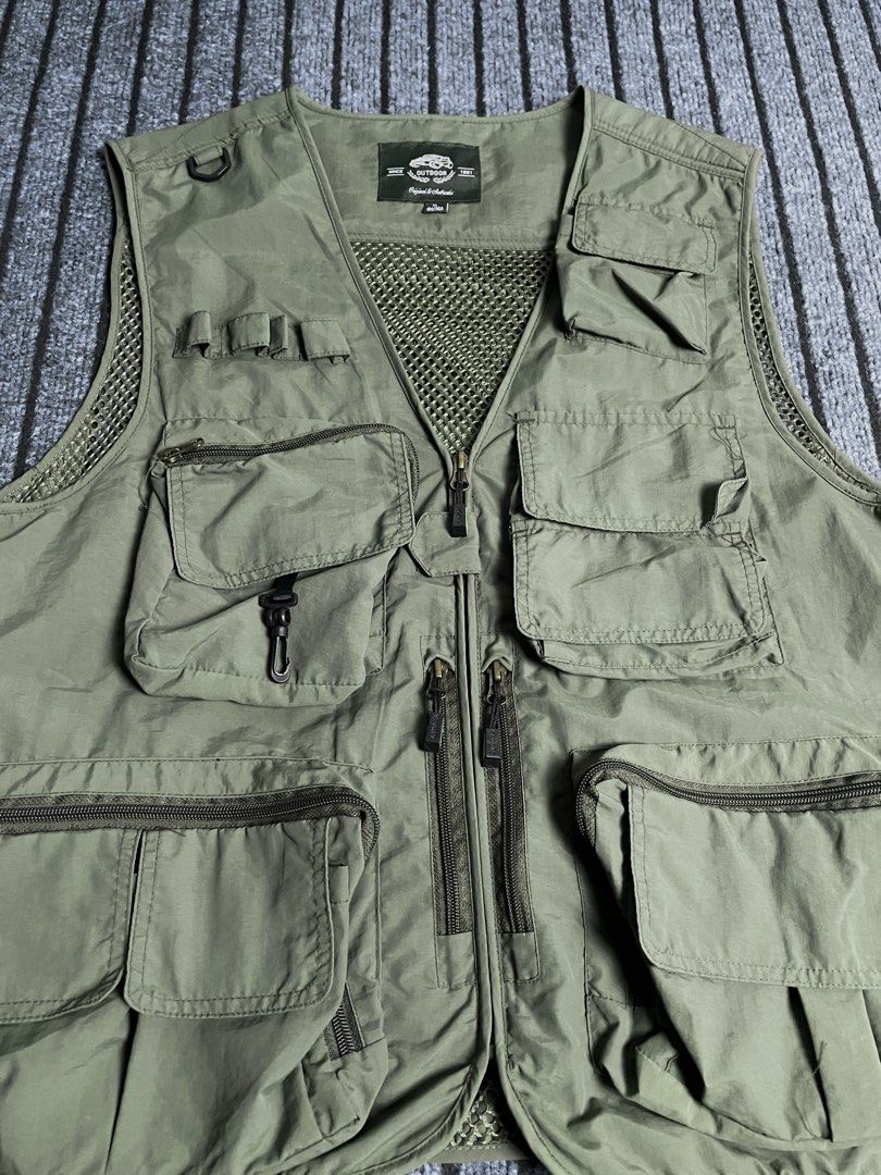 Outdoor - Utility/Multipocket Lightweight Vest (Category: Vests) located in Puerto Princesa. Submitted by palawan.swagdealer (Listing ID 1470205561, Image 2). Description: All details are provided Detatchable back cover for ventilation Mesh interior In excellent condition No flaws Total pockets: 14.