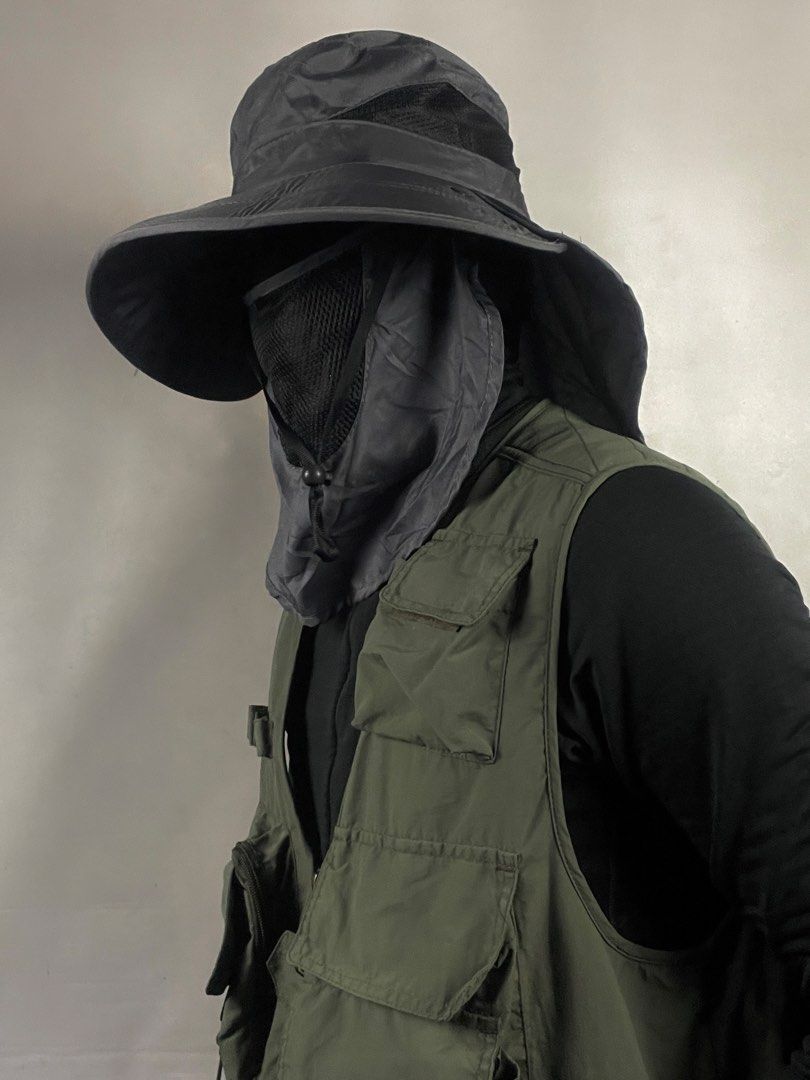 Outdoor Hat with Mesh Mask & Neck Flap (Category: Caps & Hats) located in Puerto Princesa. Submitted by palawan.swagdealer (Listing ID 1470192607, Image 1). Description: No brand Excellent condition No flaws or signs of use.