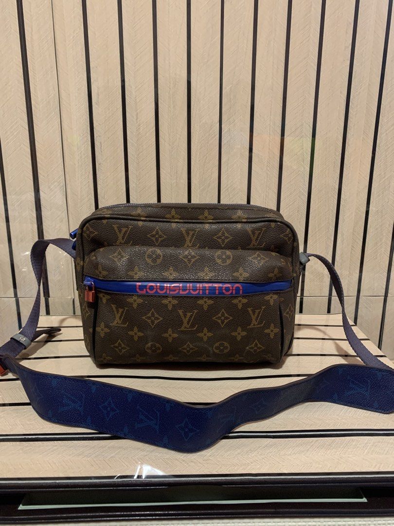 Outdoor Messenger Bag (Category: Cross-body Bags) located in San Fernando. Submitted by preluxuria_online_shop (Listing ID 1470276896, Image 1). Description: .