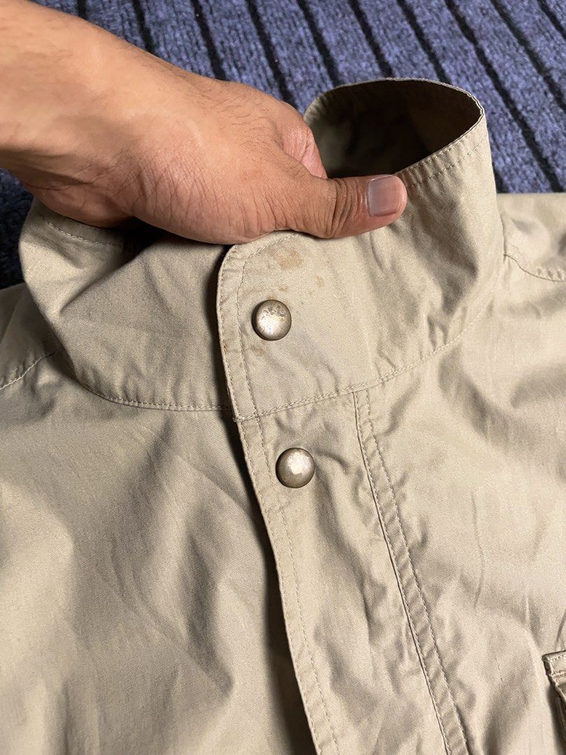Outdoor Utility/Multipocket Vest (Category: Vests) located in Puerto Princesa. Submitted by palawan.swagdealer (Listing ID 1470202660, Image 3). Description: Only flaw: Stain on neck (see pics) All details are provided Total pockets: 9.