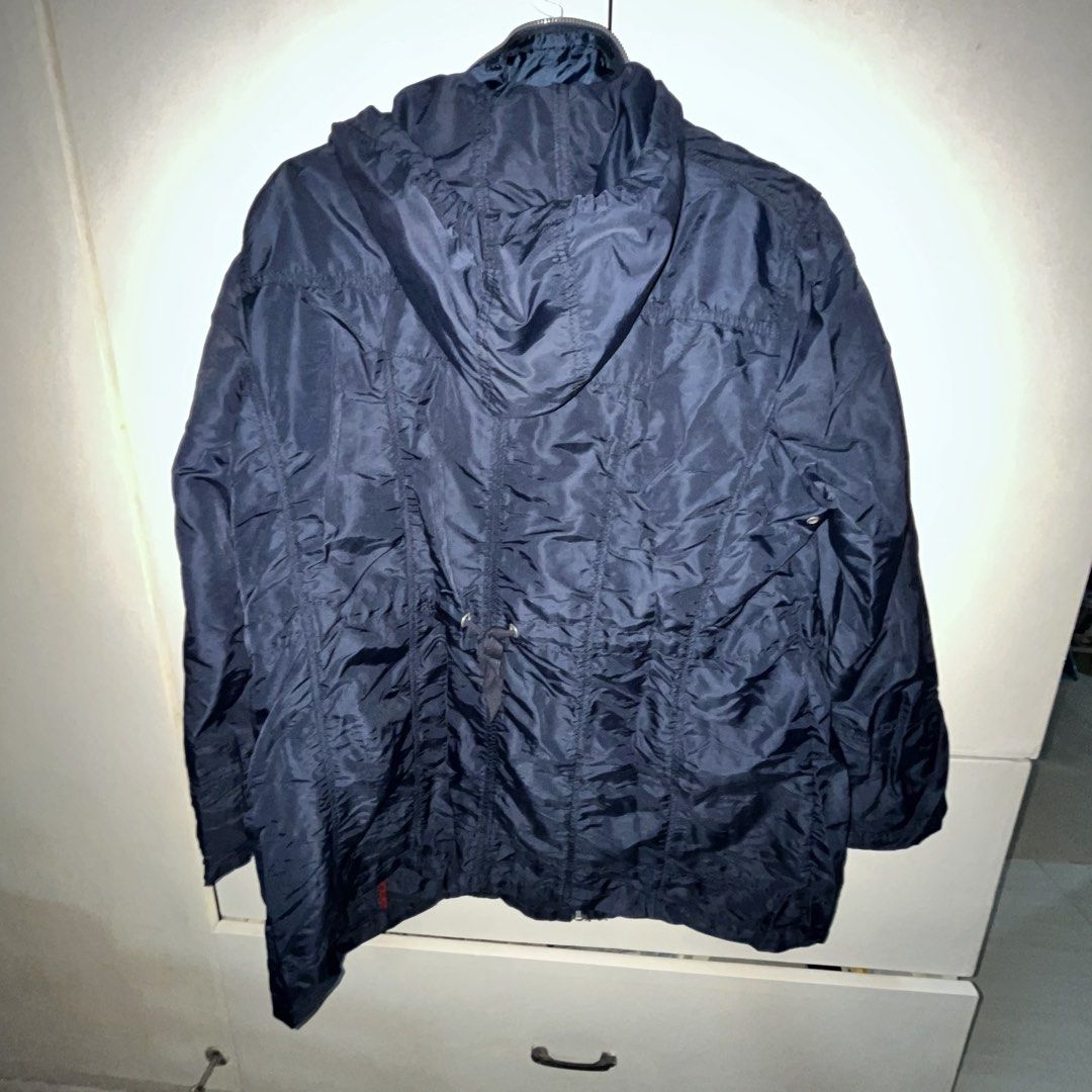 Outfit Classic Navy Blue Hooded Winter Jacket (Category: Coats, Jackets and Outerwear) located in Quezon City. Submitted by annmalabanan (Listing ID 1470276018, Image 2). Description: Location: Palmera Homes, Novaliches, QC.