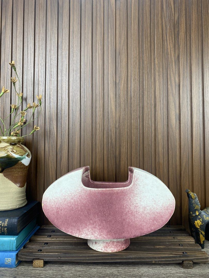 Oval Wing Vase (Category: Vases & Decorative Bowls) located in Pasay City. Submitted by thepickypicker (Listing ID 1470176979, Image 1). Description: Oval Wing P680 Size: 6 1/4 tall, 9 5/8 long *has chips, check photos.