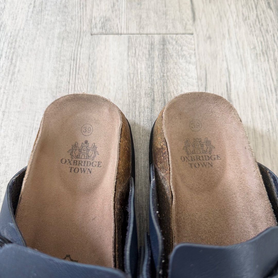 Oxbridge Town Clogs (Category: Sneakers) located in Manila. Submitted by wornagainstudios2 (Listing ID 1470225734, Image 2). Description: .