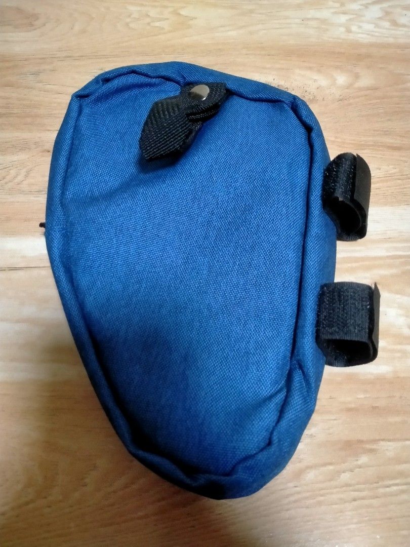 PACMAXI FOREARM CRUTCH BAG (Category: Belt bags, Clutches and Pouches) located in Cabuyao City. Submitted by Bike_Clothing10 (Listing ID 1470205133, Image 3). Description: READ FIRST... FOR SALE: PACMAXI FOREARM CRUTCH BG Excellent Condition Looks New Legit PRICE: 1K Free Shipping (J&T) PICK UP OR SHIPPING ONLY LOCATION: Cabuyao Laguna -NO COD/COP- 📩PM -Thanks-.