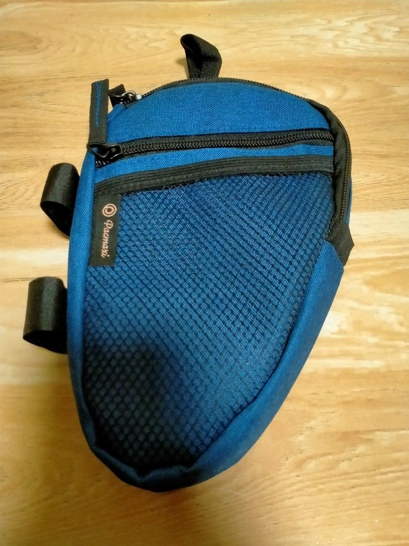 PACMAXI FOREARM CRUTCH BAG (Category: Belt bags, Clutches and Pouches) located in Cabuyao City. Submitted by Bike_Clothing10 (Listing ID 1470205133, Image 2). Description: READ FIRST... FOR SALE: PACMAXI FOREARM CRUTCH BG Excellent Condition Looks New Legit PRICE: 1K Free Shipping (J&T) PICK UP OR SHIPPING ONLY LOCATION: Cabuyao Laguna -NO COD/COP- 📩PM -Thanks-.