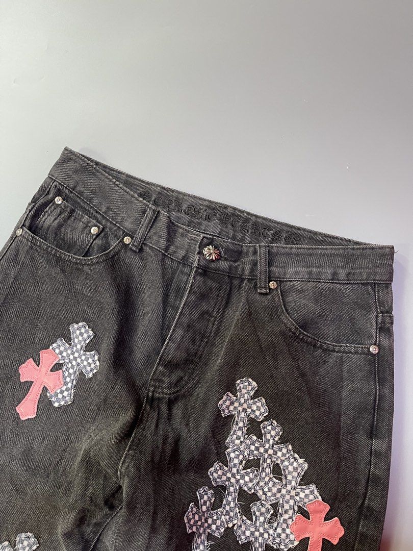 pants for men (Category: Jeans) located in Compostela. Submitted by source_20 (Listing ID 1470240237, Image 3). Description: Ch pants multi patch W32-33 L45 ISSUE METALO LOGO NATANGAL ISANG BOLT PERO SOLID PAYAN 📍DAVAO DE ORO CAN SHIP VIA JNT .