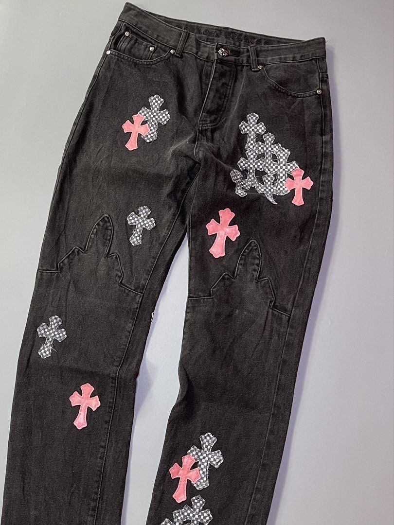 pants for men (Category: Jeans) located in Compostela. Submitted by source_20 (Listing ID 1470240237, Image 2). Description: Ch pants multi patch W32-33 L45 ISSUE METALO LOGO NATANGAL ISANG BOLT PERO SOLID PAYAN 📍DAVAO DE ORO CAN SHIP VIA JNT .