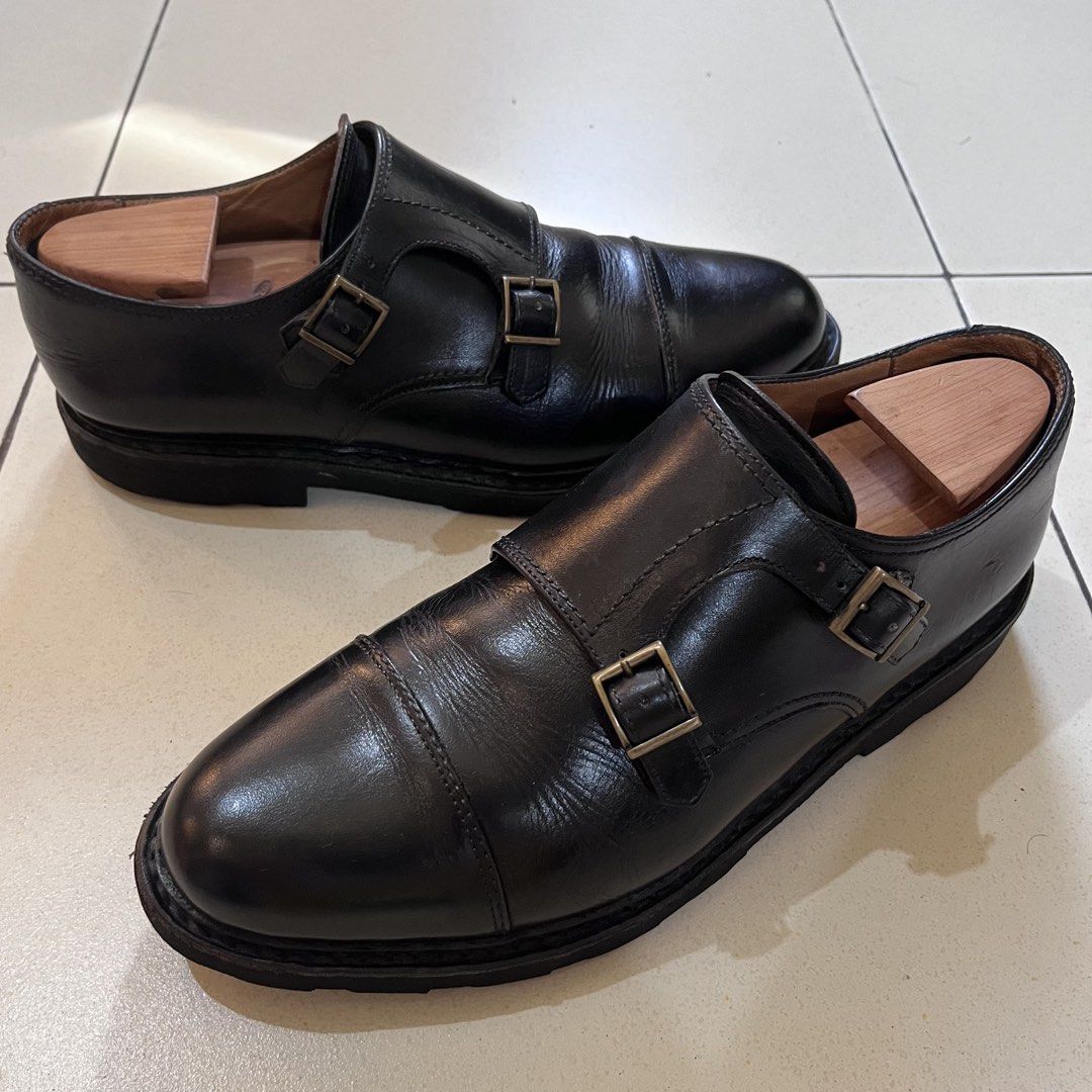 Paraboot William Marche II Lis Noir (Category: Dress Shoes) located in Dasmarinas. Submitted by sjo101 (Listing ID 1470252142, Image 2). Description: Double monk strap shoes from Paraboot. Regular wear on the uppers with standard creasing across the toe box. Soles show minor dirt from walking. Worn out heel lining in left shoe (covered with heel pads). Cedar shoe trees not included. .