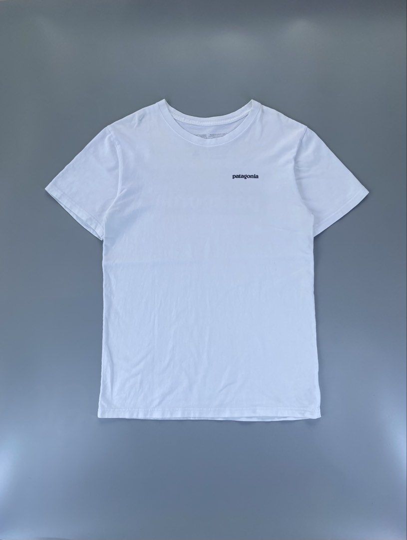 Patagonia Responsibili-Tee White T-Shirt Medium (Category: Tshirts & Polo Shirts ) located in General Santos City (Dadiangas). Submitted by zann_zee (Listing ID 1470254148, Image 1). Description: - Brand: Patagonia Size - Small Width - 18.5 Length - 27 Issue:None Condition:Excellent Color rate: 9.5/10.
