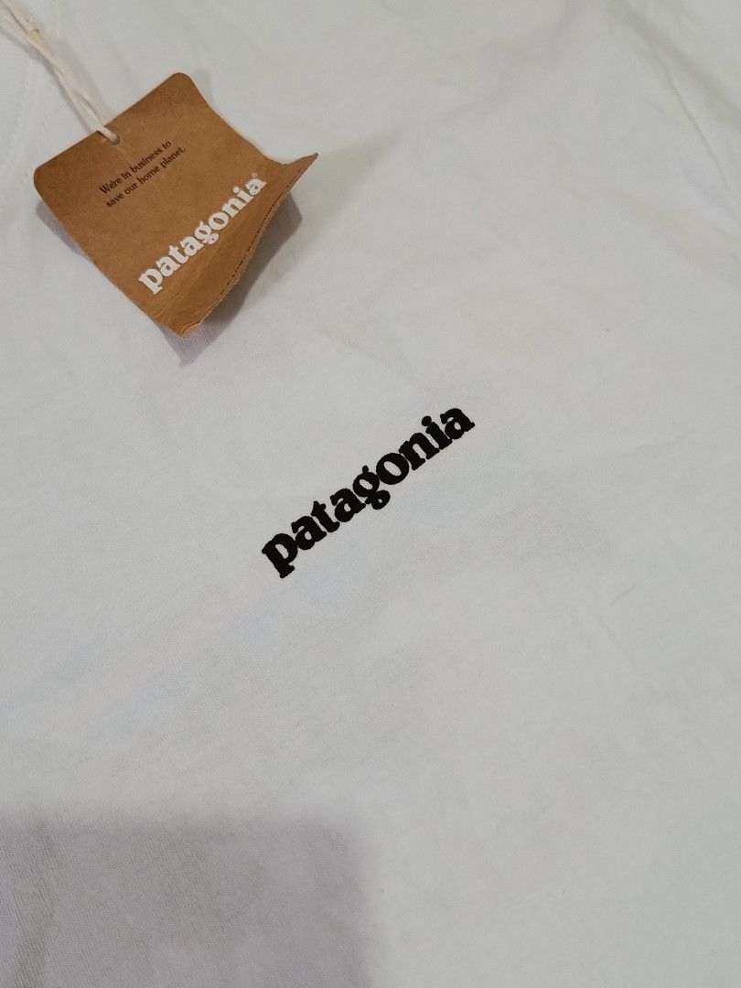 PATAGONIA TSHIRT (freeshipping) (Category: Tshirts & Polo Shirts ) located in Quezon City. Submitted by gyl-stop (Listing ID 1470273796, Image 3). Description: free shipping with hang tag 22 x 31.5 very good condi cr: 9.8/10 issue: need wash nadumihan.