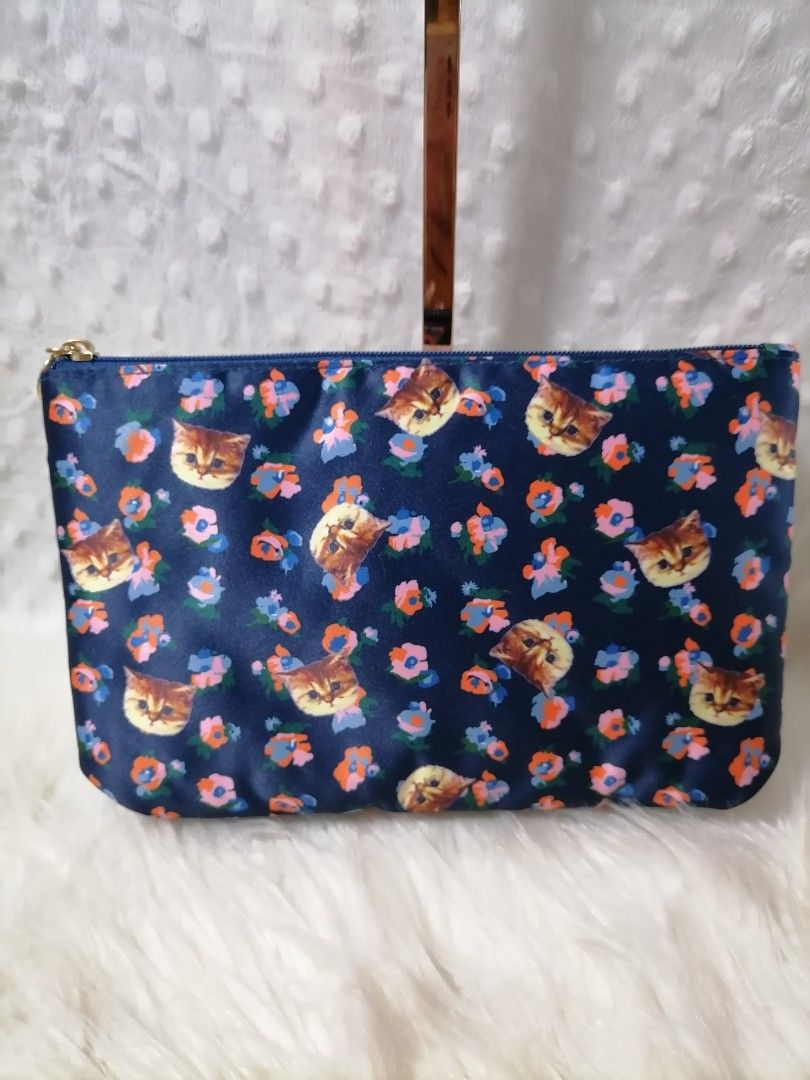 Paul & Joe Soft Double Pouch (Category: Purses & Pouches) located in Butuan. Submitted by az-branded.items (Listing ID 1470315623, Image 2). Description: Good as new Authentic items From Japan.
