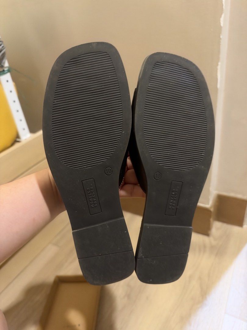Payless Sandals Dark Brown (Category: Flats & Sandals) located in Quezon City. Submitted by rachellim20244 (Listing ID 1470308347, Image 3). Description: Size: US 10 / EUR 41½ / MEX 27 used once only.
