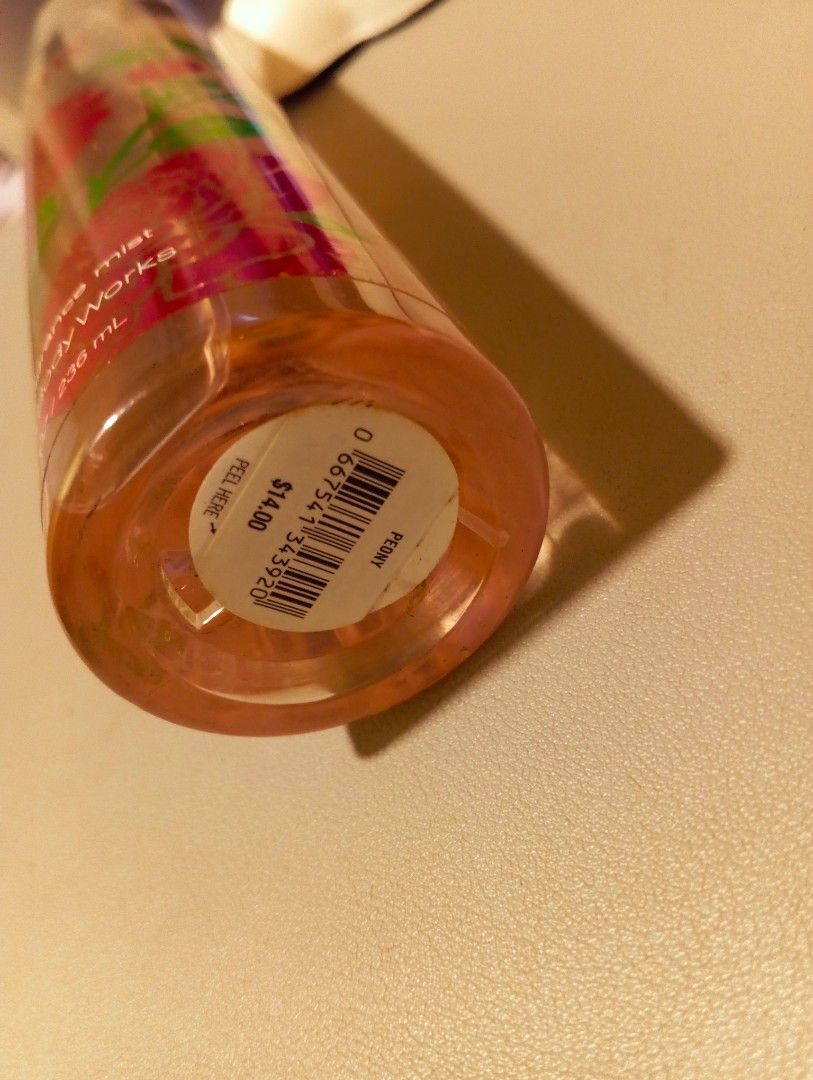 Peony Bath and Body Works Rare (Category: Fragrance & Deodorants) located in Cavite. Submitted by aether-elementph_11 (Listing ID 1470275898, Image 2). Description: original Bought in Italy 🇮🇹 very Rare.