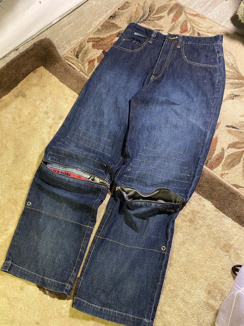 Pepe Jeans 73” (Category: Jeans) located in Baguio. Submitted by where2wear.epbi (Listing ID 1470222874, Image 2). Description: 34*45*14*10 Good Baguio loc Jnt outside Baguio.
