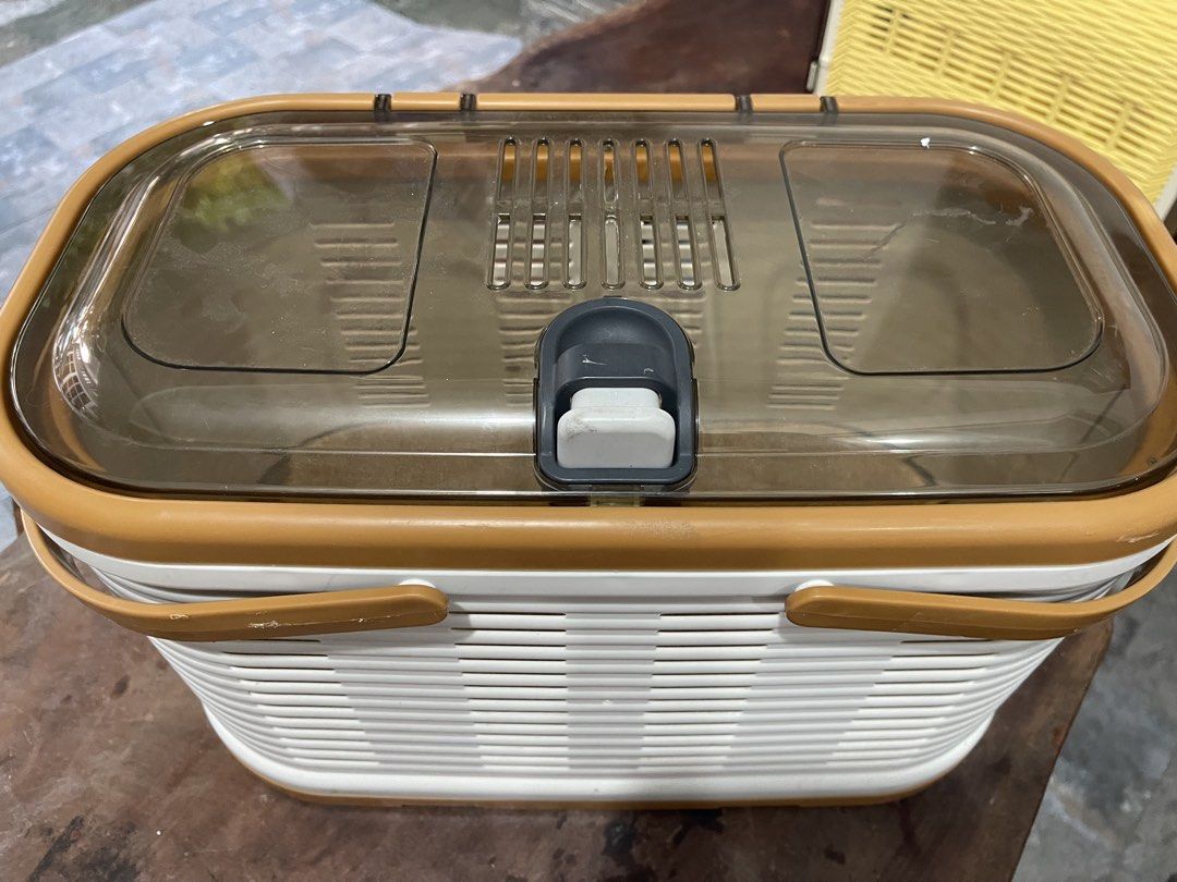 Pet Carrier coco T2000 (Category: Homes & Other Pet Accessories) located in San Fernando. Submitted by japansurpluselyu (Listing ID 1470279824, Image 1). Description: .