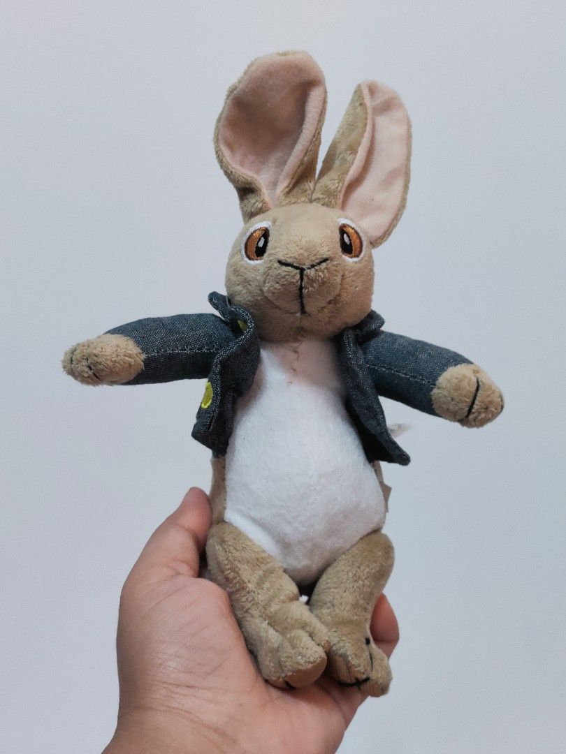 Peter Rabbit Small Plushie (Category: Plushies & Soft Toys) located in Antipolo. Submitted by bhabiegraciefashionlab (Listing ID 1470180752, Image 2). Description: ✨ Peter Rabbit Small Plushie 🇯🇵Authentic From Japan 🔖Good as New 📸Actual Photos posted, what you see is what you'll get 😍Perfect for Peter Rabbit Fans/Collectors or for gifting 💸MOP 👉🏻Gcash /Maribank/GoTyme 🚚MOD 👉🏻J&T / Lalamove ❌NO FREE Sf (sf is paid by the buyer) ❌NO COD 