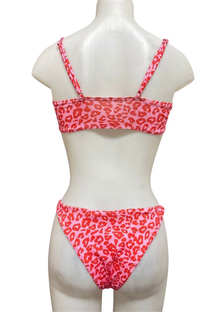 Pink and Red Leopard Print Ribbed Bikini Set (Category: Bikinis & Swimsuits) located in Caloocan City. Submitted by shibowhii (Listing ID 1470233810, Image 2). Description: .