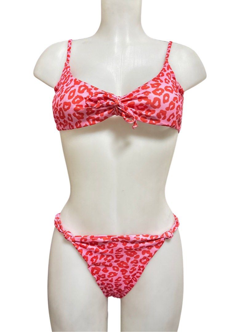 Pink and Red Leopard Print Ribbed Bikini Set (Category: Bikinis & Swimsuits) located in Caloocan City. Submitted by shibowhii (Listing ID 1470233810, Image 1). Description: .
