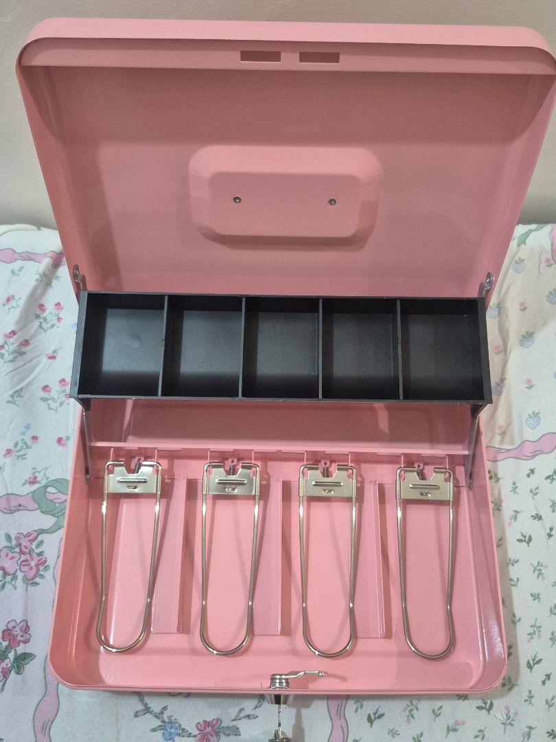 Pink Cash Box (Category: Everything Else Others) located in Manila. Submitted by shirozen26 (Listing ID 1470147915, Image 3). Description: size: 30x24x9cm - has 2 keys - minimal flaws (see photos) 📍Biñan, Laguna - buyer will shoulder sf - no meetup.