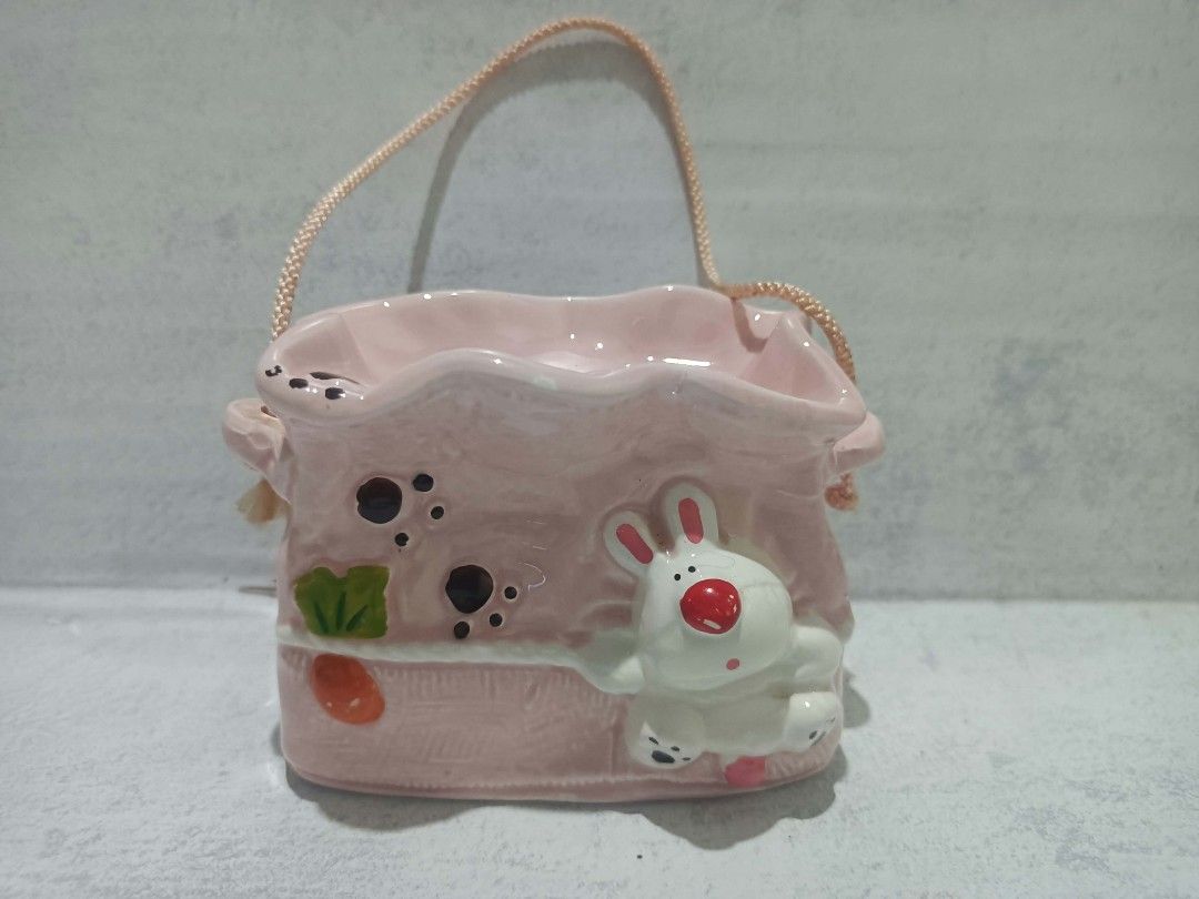 Pink Ceramic Coin Bank (Category: Other Home Decor) located in Davao. Submitted by lotispreloved (Listing ID 1470278174, Image 1). Description: .