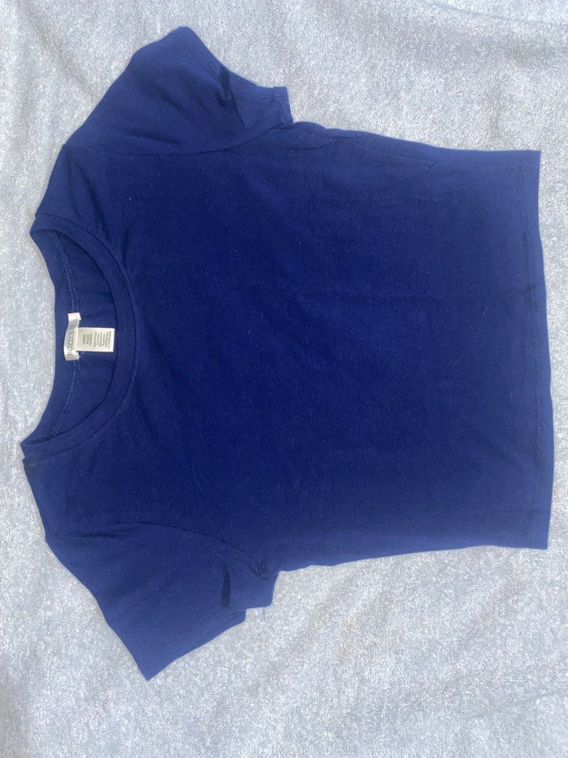 Plain navy blue crop-top (Category: Shirts) located in Manila. Submitted by miaki_17 (Listing ID 1470301130, Image 1). Description: Navy blue crop-top Width: 13.5 inch Length: 16.5 inch mop: gcash / bank transfer (BDO) mod: jnt / lalamove / meet up Note: delivery booking will be handled by the buyer, and all shipping fees will be shouldered by the buyer as well..