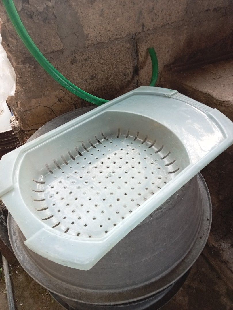 Plastic Kitchen Colander With Drainage Holes/Strainer (Category: Cookware & Accessories) located in Cebu City. Submitted by cleverwind.221754 (Listing ID 1470163274, Image 2). Description: Selling kitchen strainer or kitchen colander with drainage holes, in great condition. For pick-up or delivery. Buyer will pay for shipping fees if for delivery. Location: Near San Carlos South Campus, CTS/CCMC. In Cebu City. Check out also our other items: http