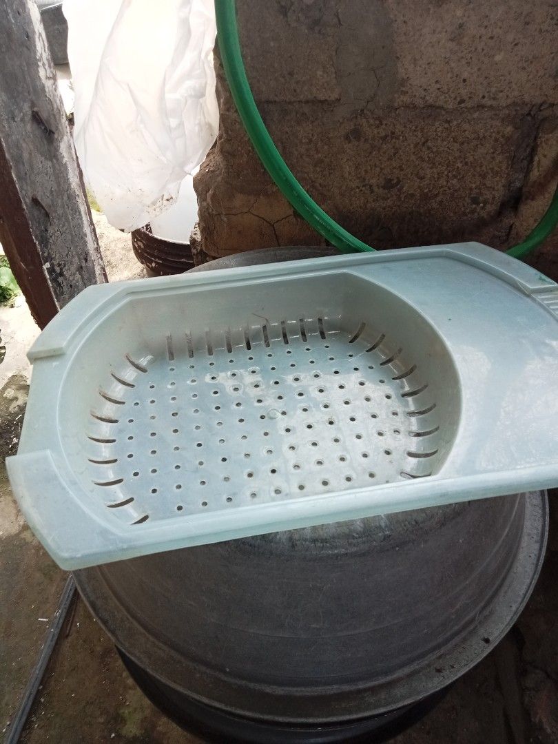 Plastic Kitchen Colander With Drainage Holes/Strainer (Category: Cookware & Accessories) located in Cebu City. Submitted by cleverwind.221754 (Listing ID 1470163274, Image 1). Description: Selling kitchen strainer or kitchen colander with drainage holes, in great condition. For pick-up or delivery. Buyer will pay for shipping fees if for delivery. Location: Near San Carlos South Campus, CTS/CCMC. In Cebu City. Check out also our other items: http