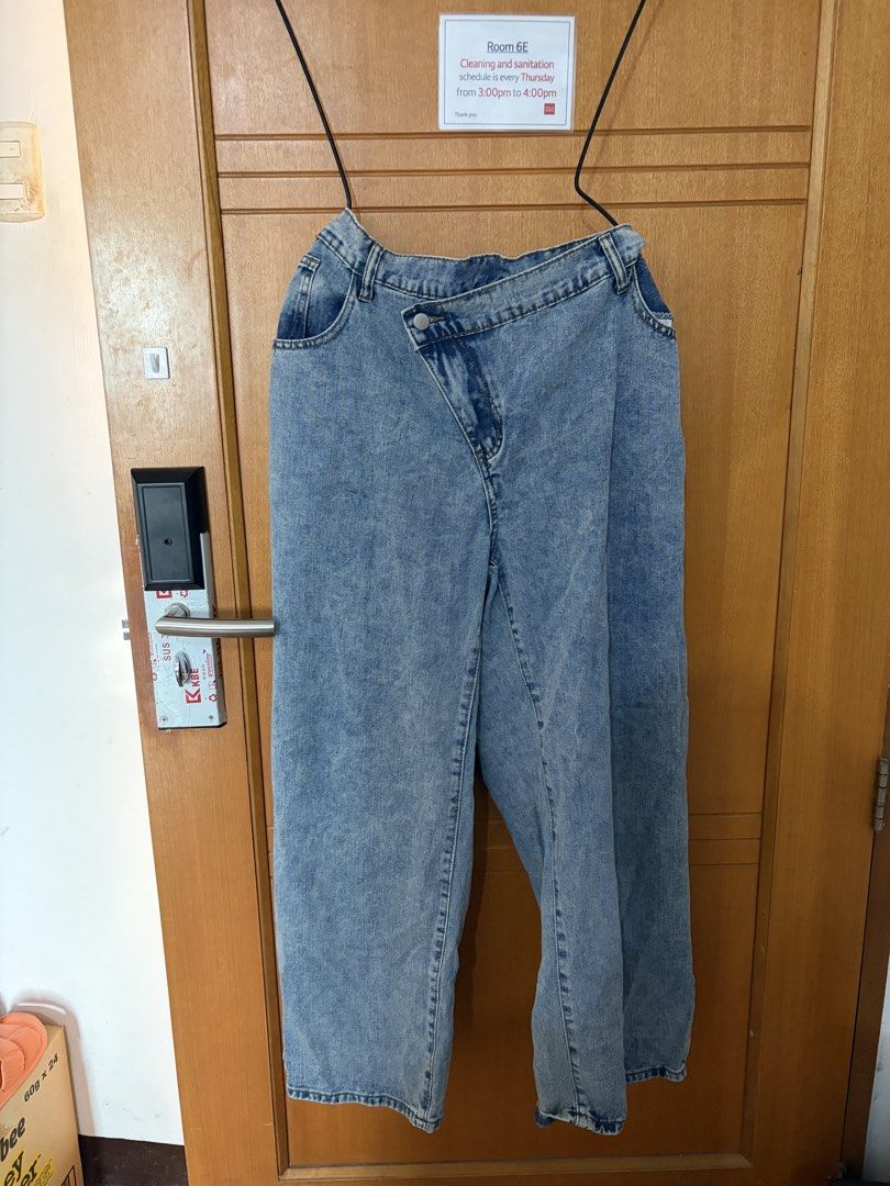 Plus size baggy jeans (Category: Jeans) located in Taguig. Submitted by jgbrl_03 (Listing ID 1470217561, Image 3). Description: - Trendy light wash denim jeans with a unique asymmetric crossover waistband - Relaxed fit with a classic straight cut for effortless style - Cool light acid wash effect with button and zip fly closure - Functional front and back pockets - Best fit: 36-38 waistline (stretchy waistline naman up to 40 but not flattering na