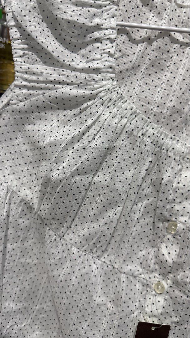 Polka Doll Top (Category: Blouses) located in Quezon City. Submitted by dinesaur (Listing ID 1470320160, Image 2). Description: .