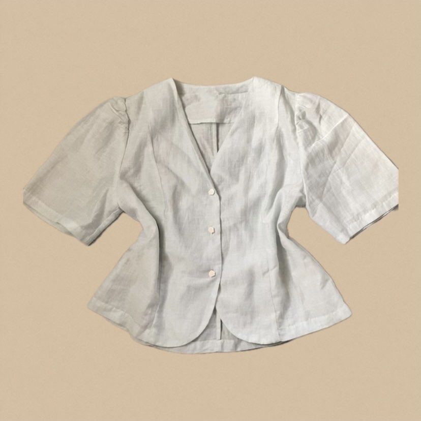 polo blouse (Category: Blouses) located in Davao. Submitted by _closets.archive (Listing ID 1470330181, Image 1). Description: polo blouse | s-m | dm for when worn ₱100 📍davao city.