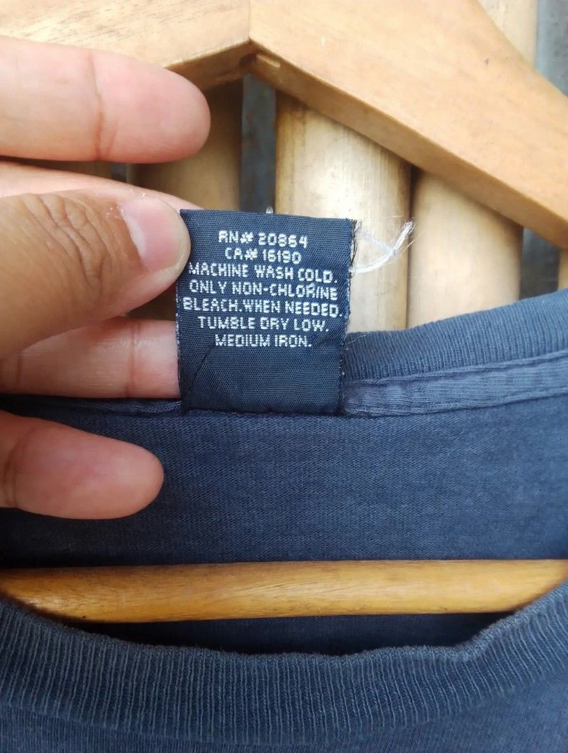 Polo by RALPH LAUREN (Category: Tshirts & Polo Shirts ) located in Palayan City. Submitted by angelicapelagiobuates-blueapp (Listing ID 1470348920, Image 3). Description: Polo Ralph Lauren Vintage Tee- Navy Blue Size XL details: Authentic Polo by RALPH LAUREN 100% cotton size xl made in colombia color faded navy/vintage wash PRINT: Mark of tested quality tested since 1967/ fish graphic condition 9/10 DIMES: 21/28.5 no major issues.