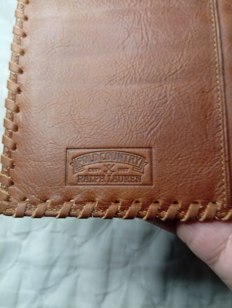 POLO COUNTRY passport wallet (Category: Wallets & Card holders) located in Cabadbaran. Submitted by lagiuminomtubig1 (Listing ID 1470147891, Image 2). Description: as new parang galing factory.